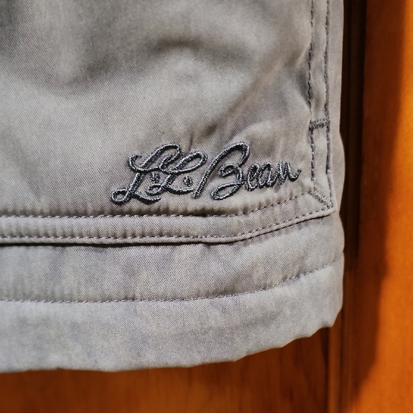 L.L. Bean Women's Lined Utility Jacket in Gore-Tex Primaloft Regular Medium - Picture 4 of 16